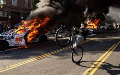 عکس/ تک چرخ زدن در اغتشاشات