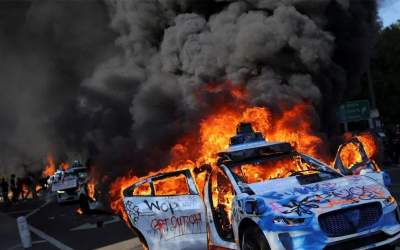 ۳ پرده معنادار از اعتراضات گسترده در لس‌آنجلس آمریکا