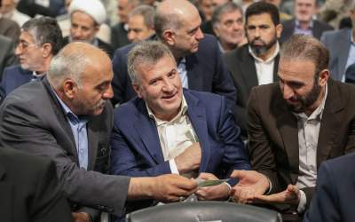 عکس/ عیدی دادن در حسینیه امام خمینی(ره)