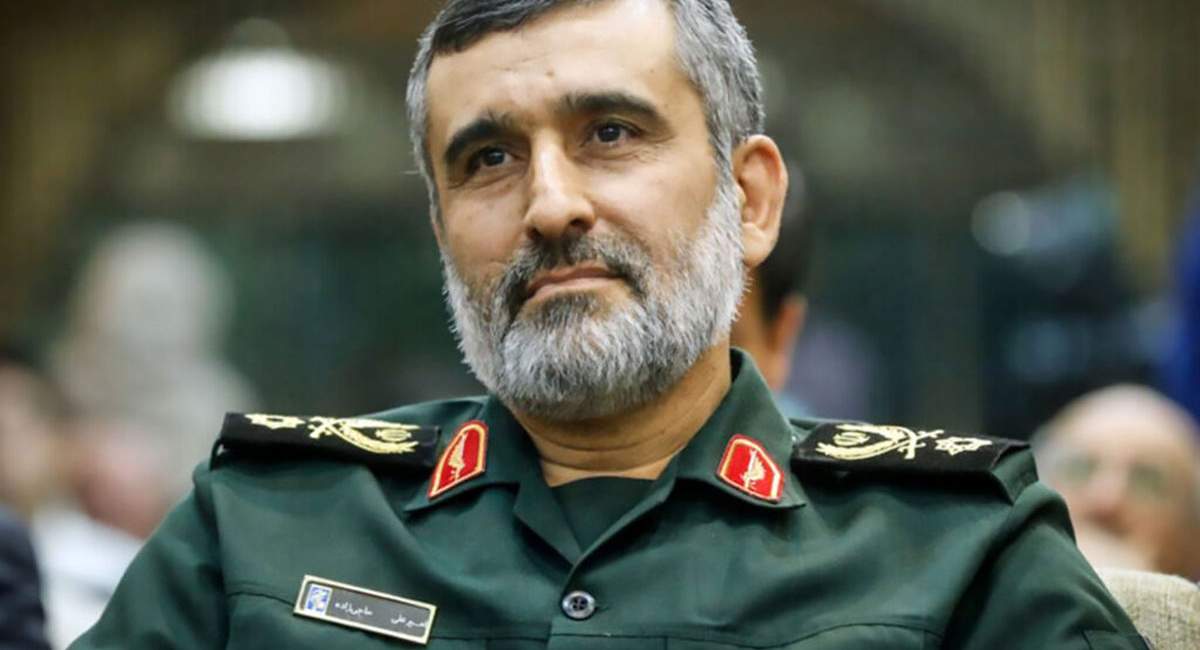زیارت شهید حاجی‌زاده چند ساعت قبل از شهادت  