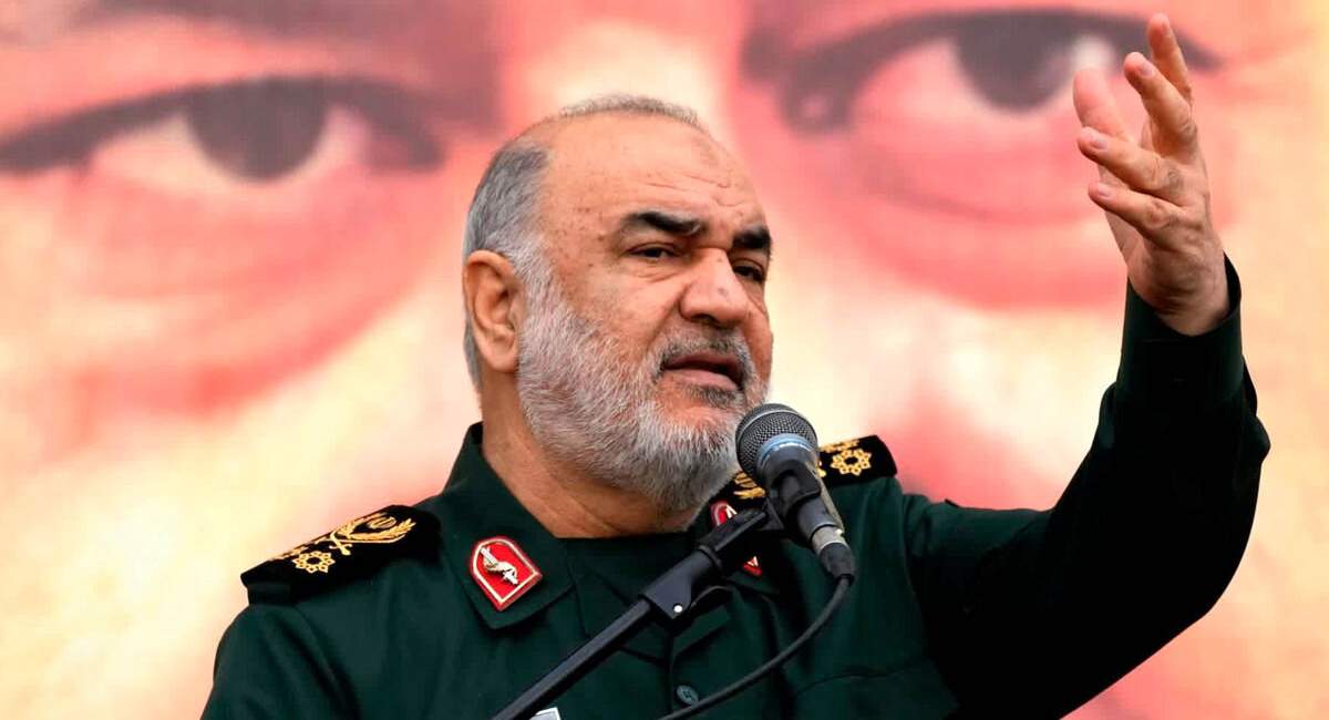 شهید سپهبد سلامی: جنگ با اسلحه پیش نمی‌رود  