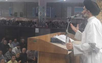 عکس/ امام جمعه کاشان کفن‌پوش به نماز جمعه آمد