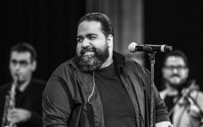 رضا صادقی: وطن نباشد، می‌خواهم همه دنیا نباشد