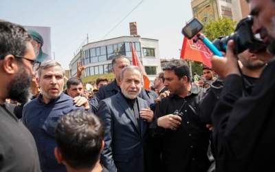 عراقچی: ایران با واژه‌ تسلیم بیگانه است