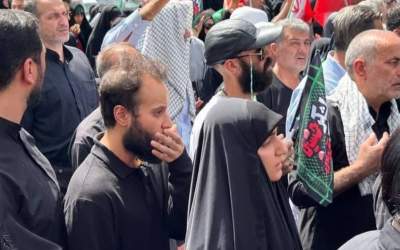 عکس/ فرزندان شهید سلیمانی در تشییع شهدا