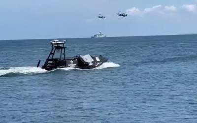 قایق بدون سرنشین حامل پهپاد +فیلم  <img src="https://cdn.jahannews.com/images/video_icon.png" width="16" height="16" border="0" align="top">