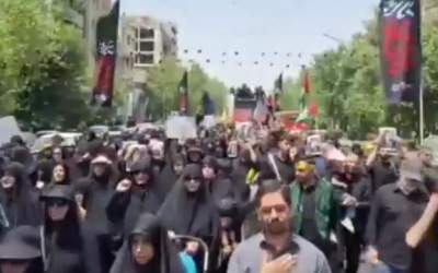 دسته عزاداری در حمایت از رهبر انقلاب در تهران  <img src="https://cdn.jahannews.com/images/video_icon.png" width="16" height="16" border="0" align="top">