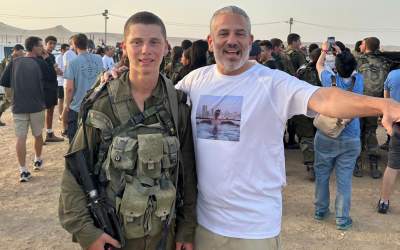 «حنظله» تلفن‌ چهره نزدیک به نتانیاهو را هک کرد  <img src="https://cdn.jahannews.com/images/video_icon.png" width="16" height="16" border="0" align="top">