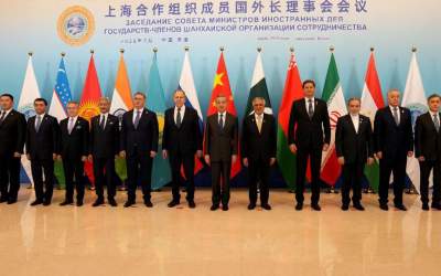 عکس یادگاری وزرای خارجه شانگهای در چین