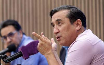 خداداد عزیزی محروم شده است؟