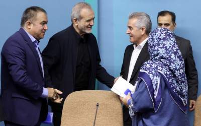 تصاویر دیدار پزشکیان با اعضای جبهه اصلاحات!  