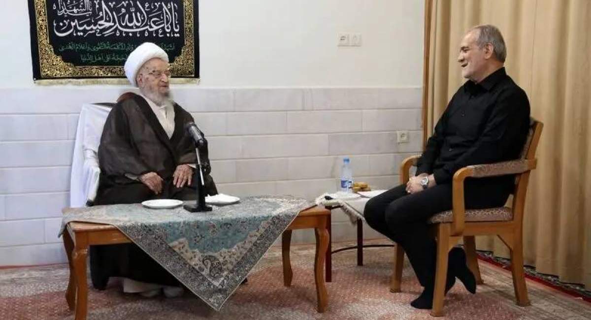 دیدار پزشکیان با آیت الله مکارم شیرازی +عکس