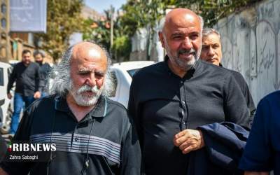 عکس/ وزیر کار در تشییع احمد توکلی