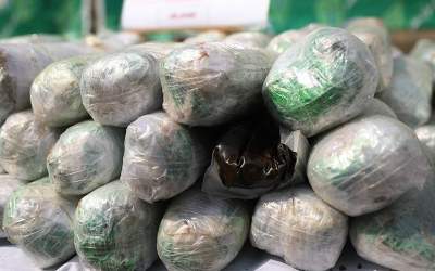 کشف ۴ تن انواع مواد مخدر از قاچاقچیان مسلح