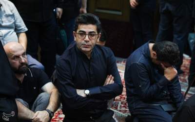 فرزاد حسنی در مراسم ختم احمد توکلی