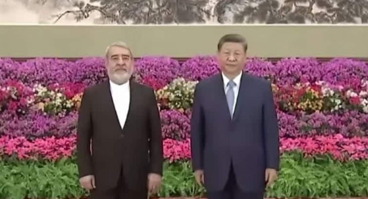 رحمانی فضلی استوارنامه خود را تقدیم رئیس جمهور چین کرد