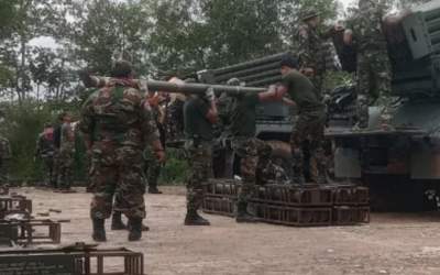 چرا دو همسایه آسیایی جدیدترین درگیری جهان را آغاز کردند؟