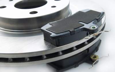 چه زمانی تعویض لنت ترمز ضروری است؟