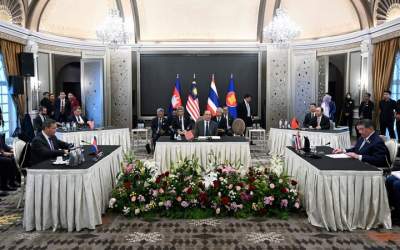 کامبوج و تایلند با آتش‌بس فوری موافقت کردند