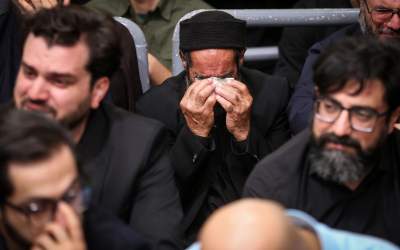 عکس/ اشک در چشمانش جمع شده بود