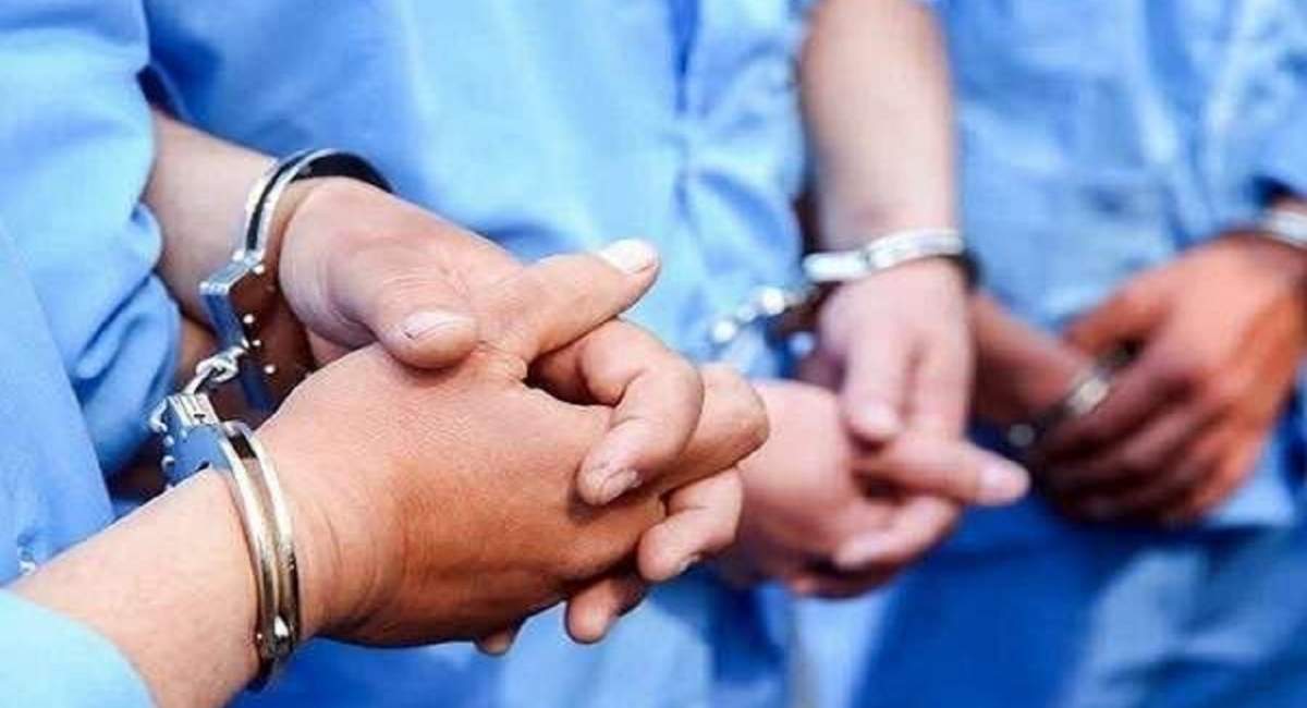 دام مأموران قلابی برای توریست‌ها و صراف‌ها
