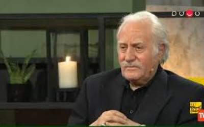 شفای دست استاد فرشچیان توسط امام رضا(ع)  <img src="https://cdn.jahannews.com/images/video_icon.png" width="16" height="16" border="0" align="top">