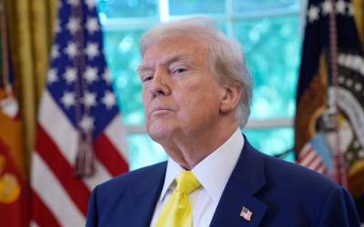 گاردین: ترامپ به سوی دیکتاتوری حرکت می‌کند