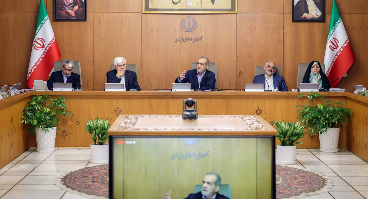 حاشیه سازی برای دولت پزشکیان از درون دولت +جزئیات حاشیه سازی برای دولت پزشکیان از درون دولت +جزئیات