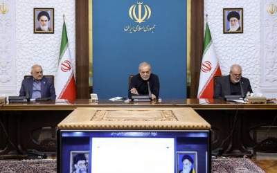 پزشکیان نیروگاه‌های خورشیدی چهار استان را افتتاح کرد