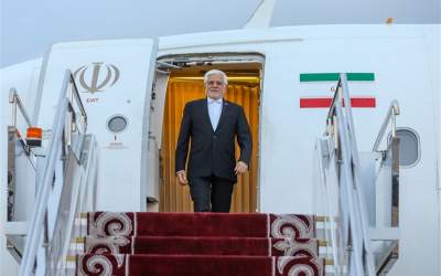 عارف: اقتصاد منطقه می‌تواند مکمل یکدیگر باشد