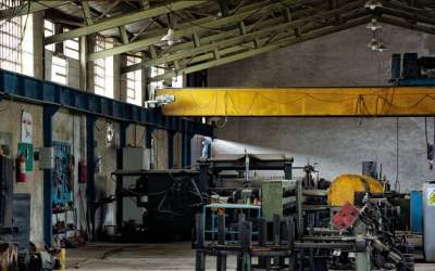 صنایع کشور فقط دو تا سه روز در هفته فعال‌اند