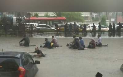 کراچی پاکستان را سیل برد؛ ۱۰ نفر جان باختند