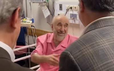 عکس/ وزیر بهداشت هم به عیادت خاتمی رفت