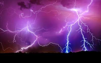 لحظه برخورد صاعقه به یک پلاژ +فیلم  <img src="https://cdn.jahannews.com/images/video_icon.png" width="16" height="16" border="0" align="top">