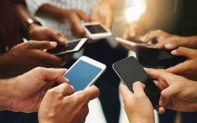 آیا اعتیاد به اینترنت ریشه در کودکی دارد؟