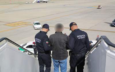 قاتل فراری به کشور مسترد شد