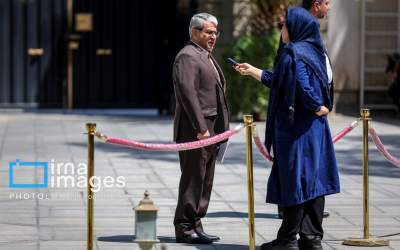 عکس/ خط قرمز برای گفتگو