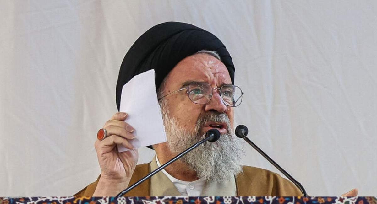 آیت الله احمد خاتمی: نباید دولت را تخریب کرد