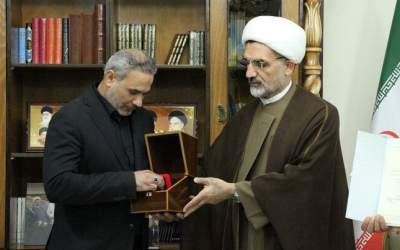 انگشتر حاج قاسم به موزه حشدالشعبی اهدا شد