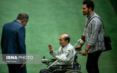 عکس/ نماینده جانباز مجلس