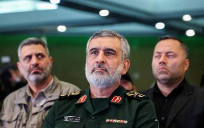 لباس متبرک شهید حاجی زاده +فیلم  <img src="https://cdn.jahannews.com/images/video_icon.png" width="16" height="16" border="0" align="top">