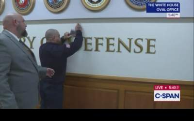 جدا کردن عبارت وزارت دفاع با کاردک در آمریکا  <img src="https://cdn.jahannews.com/images/video_icon.png" width="16" height="16" border="0" align="top">