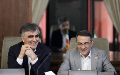 عکس/ خنده رئیس کل بانک مرکزی