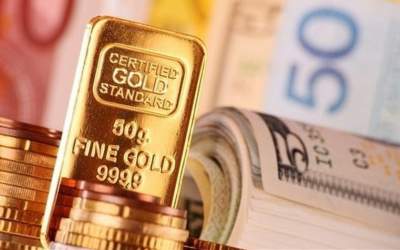 پالس مذاکرات قیمت دلار و طلا را پایین آورد
