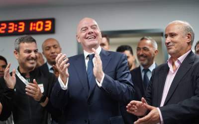 ما برای اینکه فیفا اجازه دهد در جام جهانی شرکت کنیم، باید خوشحال باشیم؟/ تاج کیف می‌کند که رئیس فیفا او را با نام کوچک صدا می‌زند