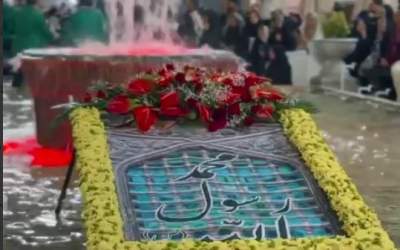 گل‌آرایی حرم رضوی(ع) به مناسبت میلاد پیامبر(ص)  <img src="https://cdn.jahannews.com/images/video_icon.png" width="11" height="10" border="0" align="top">
