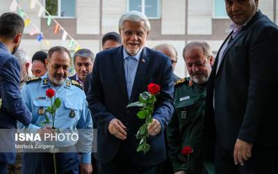 عکس/ عارف با گل آمد