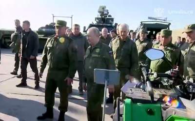 پوتین با لباس نظامی  <img src="https://cdn.jahannews.com/images/video_icon.png" width="16" height="16" border="0" align="top">