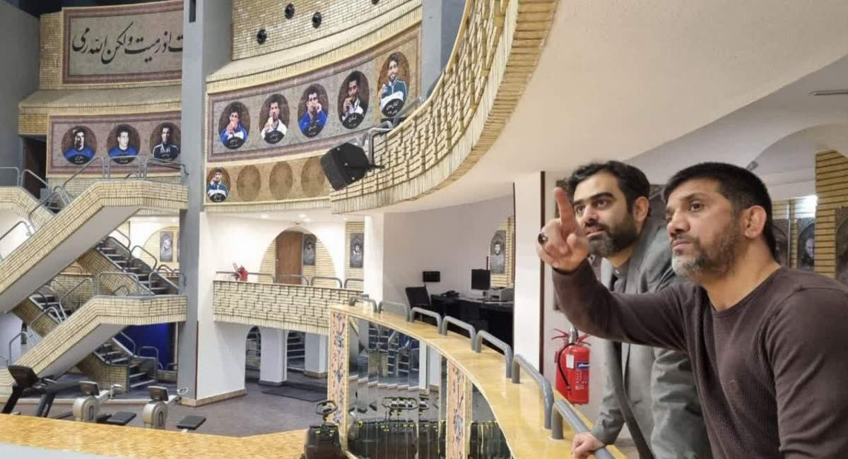 مدیر قوی به نام دبیر