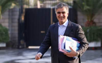 فرزین: اجازه نمی‌دهیم بازار ارز از کنترل خارج شود